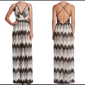 Dress The Population Lucia Chevron Low Back Strappy Maxi Dress White/Black